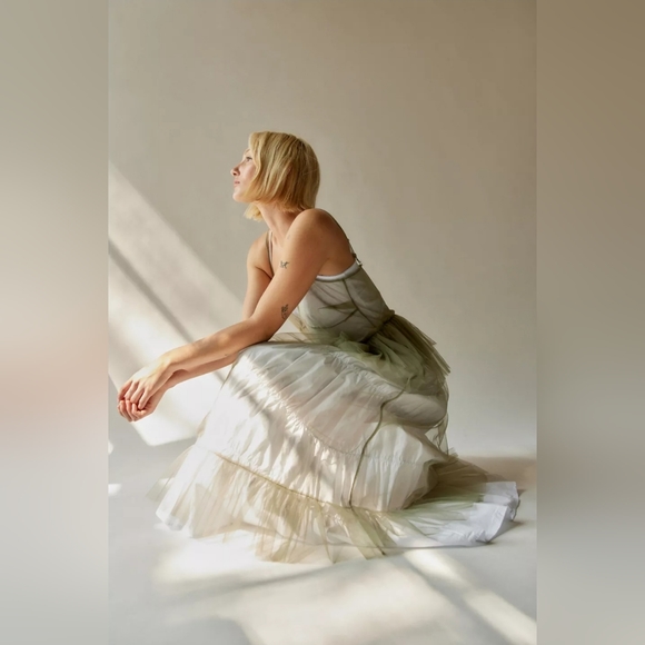 Urban Outfitters Aida Sheer Mesh Ruffle Midi Dress in Green XS - Picture 4 of 10